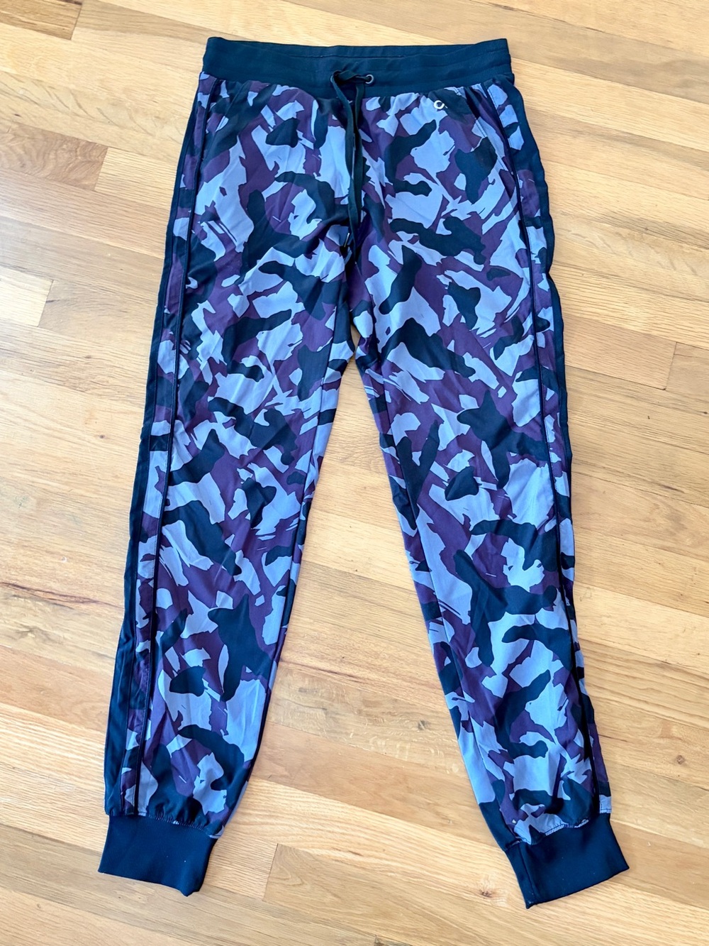 GAP Purple & Navy Camouflage Jogger Pants S